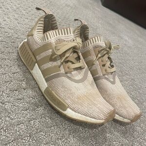 Adidas NMD R1 ‘Linen Khaki’